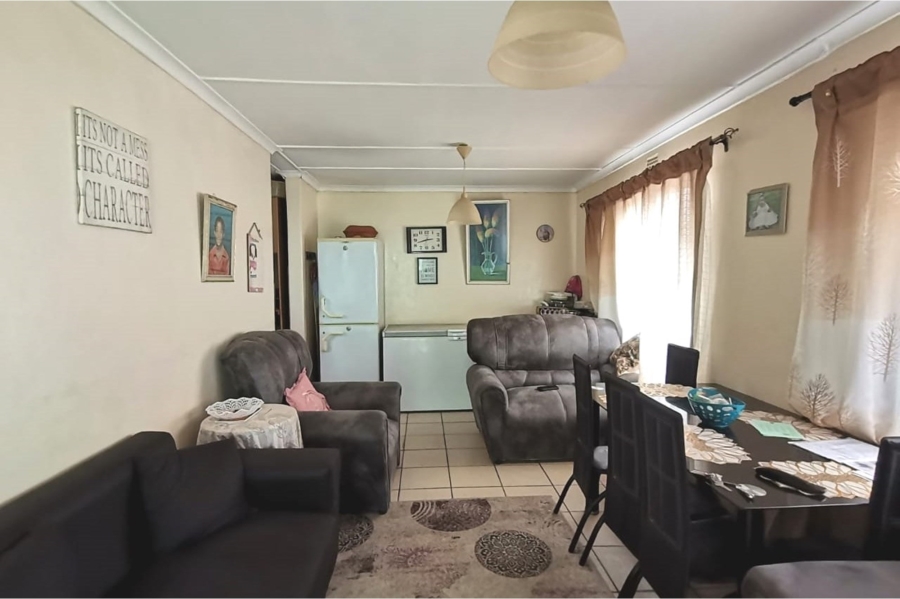 2 Bedroom Property for Sale in Groenheuwel Western Cape